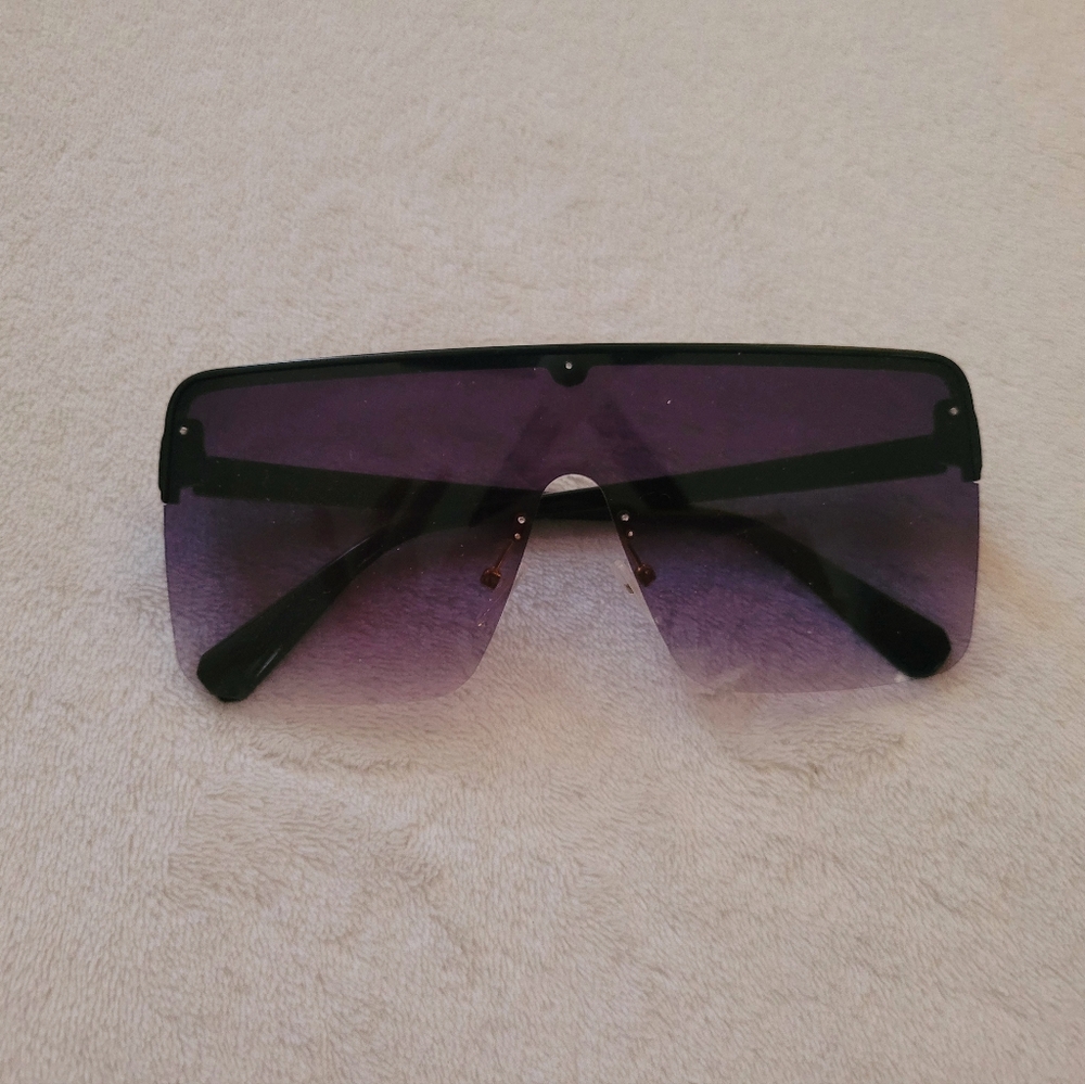 Black Square Sunglasses